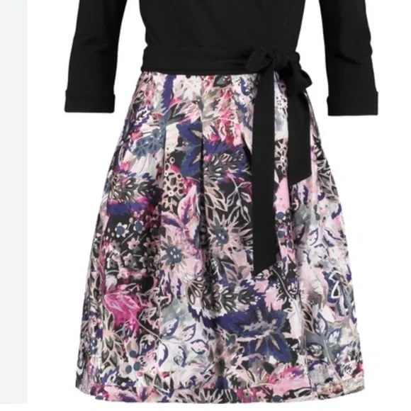 Diane Von Furstenberg Jewel Wrap Dress 2 Black Floral Pleated Silk Combo Classic